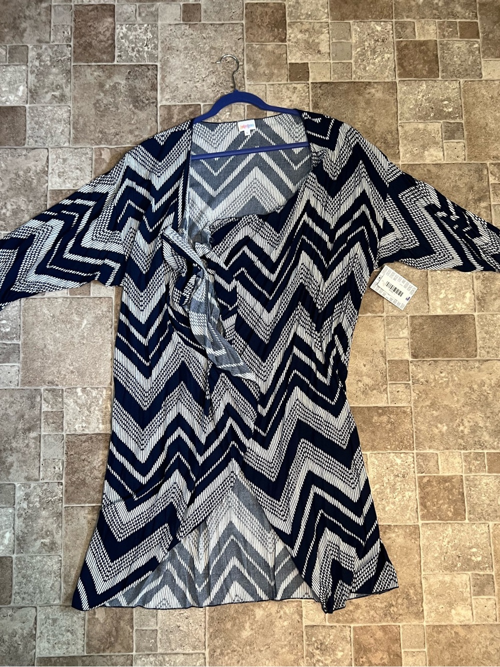 NWT L (18W-22W) LuLaRoe Shirley Navy and White Kimono